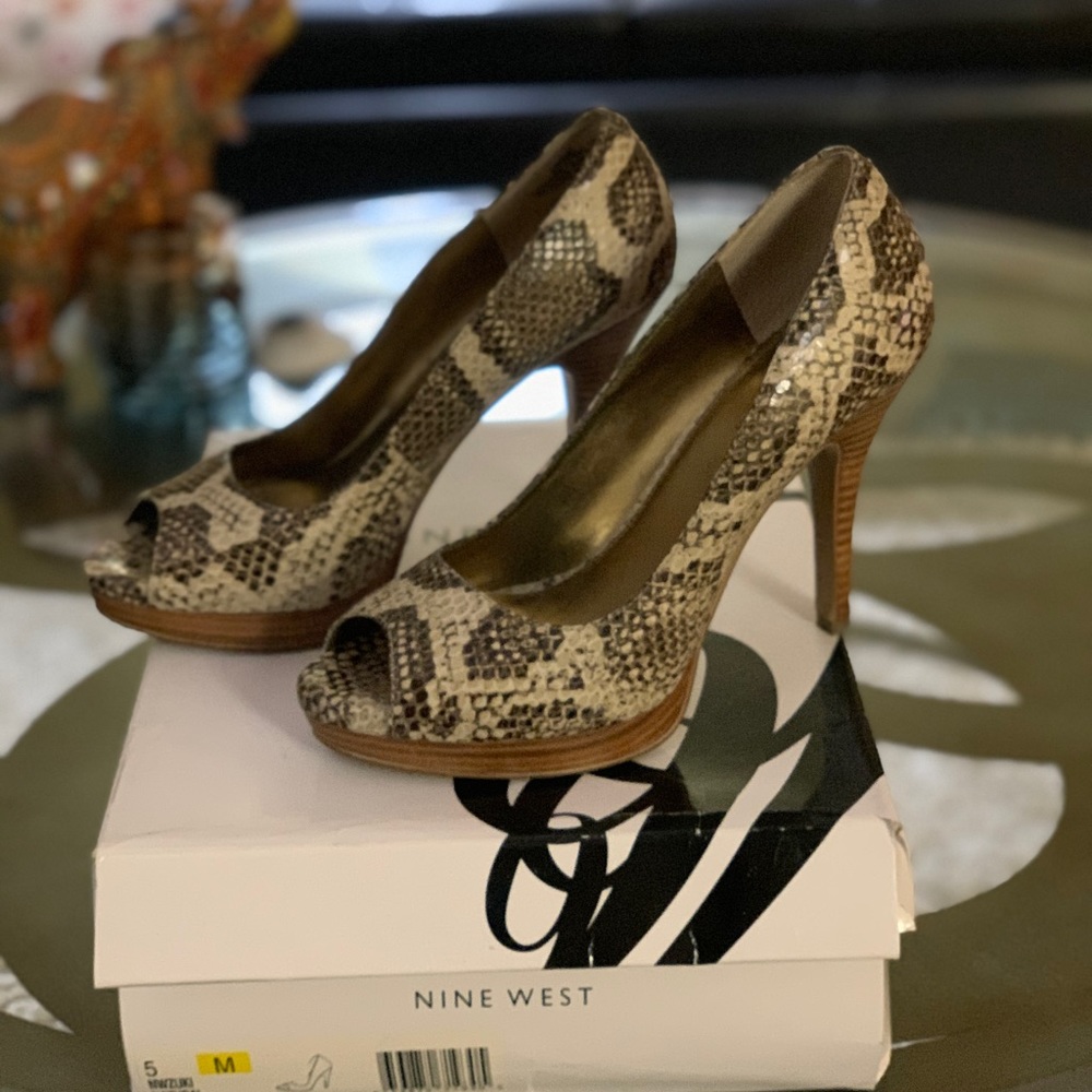 Nine West Snakeskin Print Peep Toe heels